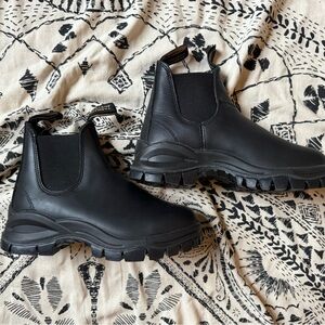 BNWOB Blundstone workboots - AU3/US6 (women's)